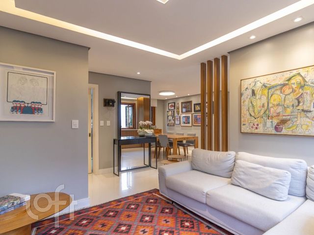 Apartamento com 120m², 3 dormitórios, 1 suíte, 2 vagas, Bela Vista em Porto Alegre