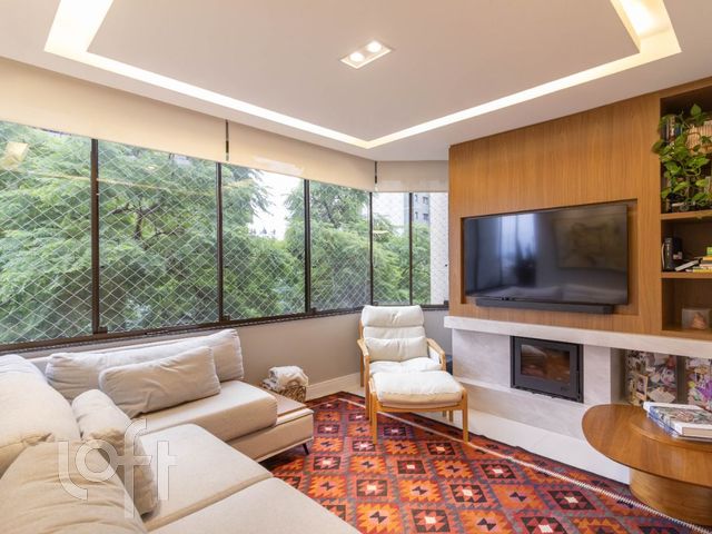 Apartamento com 120m², 3 dormitórios, 1 suíte, 2 vagas, Bela Vista em Porto Alegre