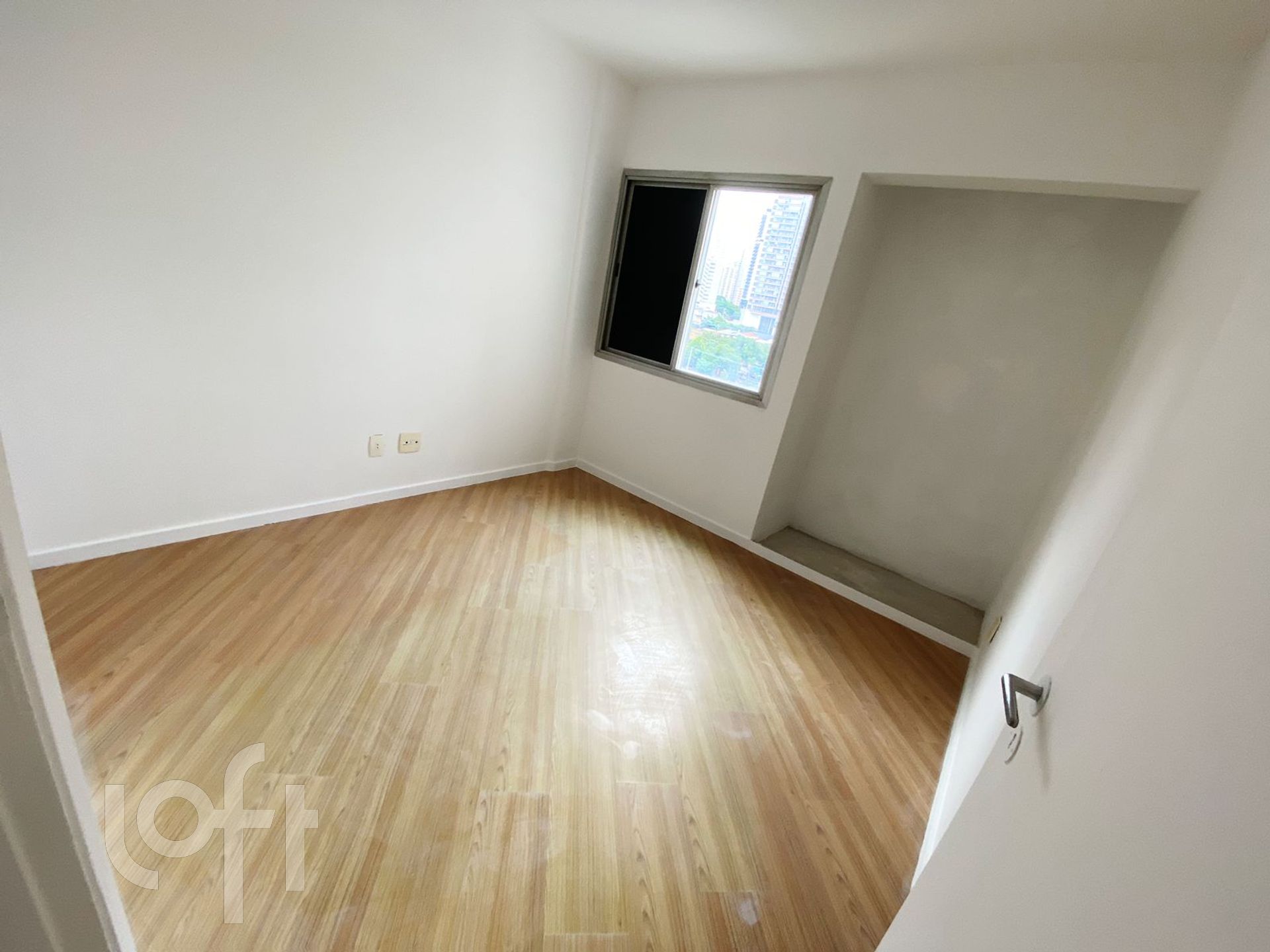 Apartamento à venda com 3 quartos, 83m² - Foto 1