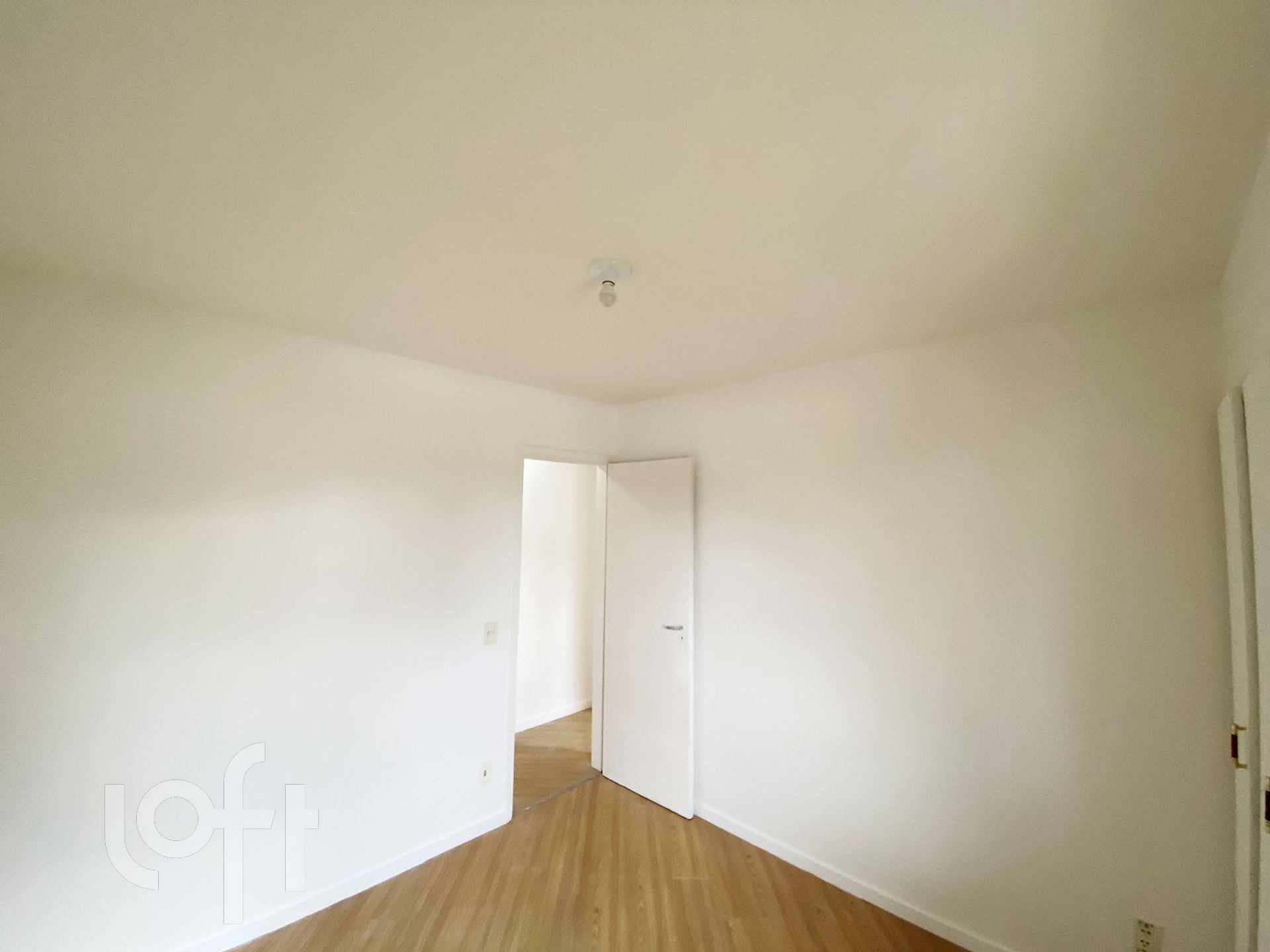 Apartamento à venda com 3 quartos, 83m² - Foto 2