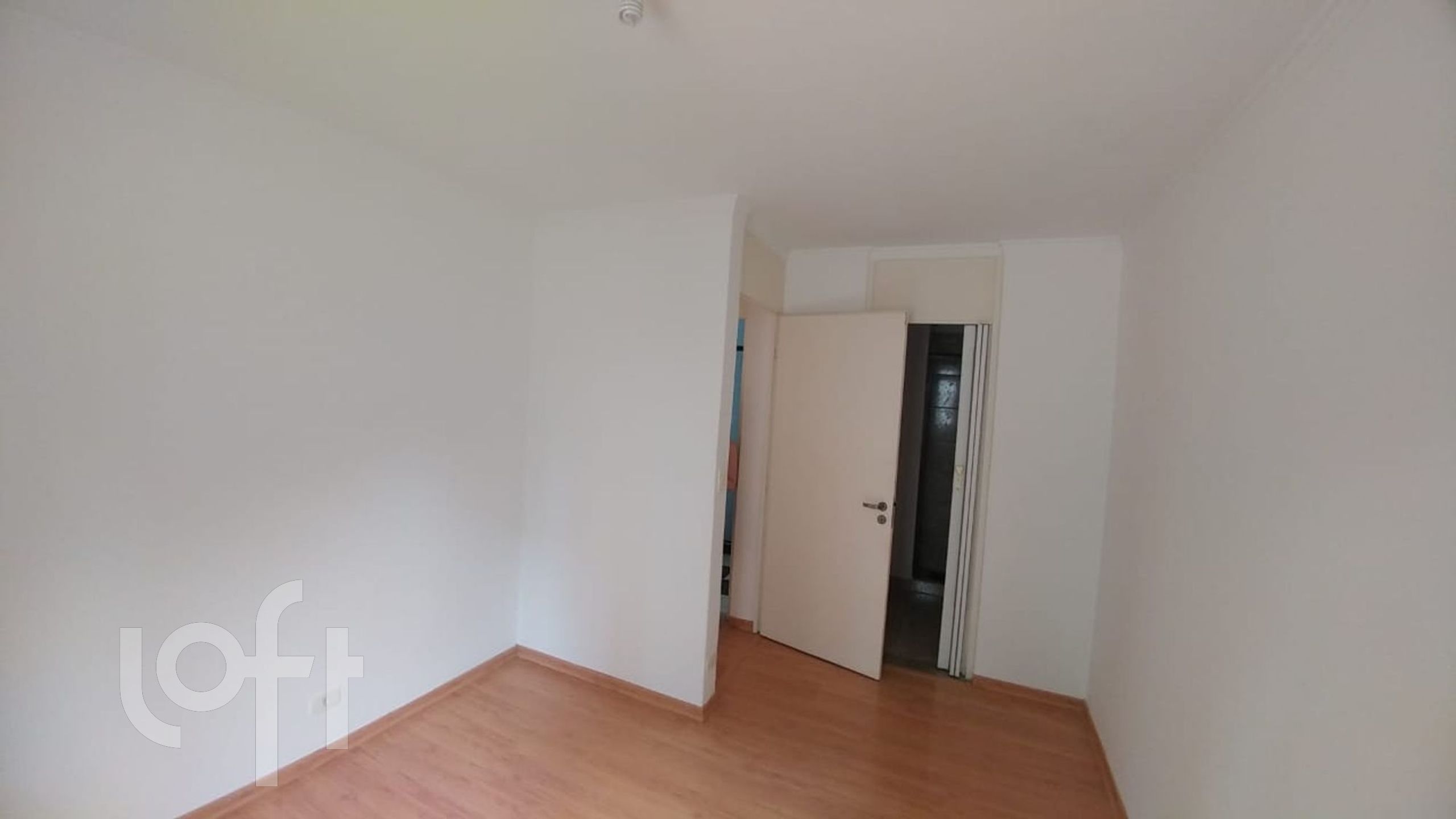 Apartamento à venda com 2 quartos, 64m² - Foto 2