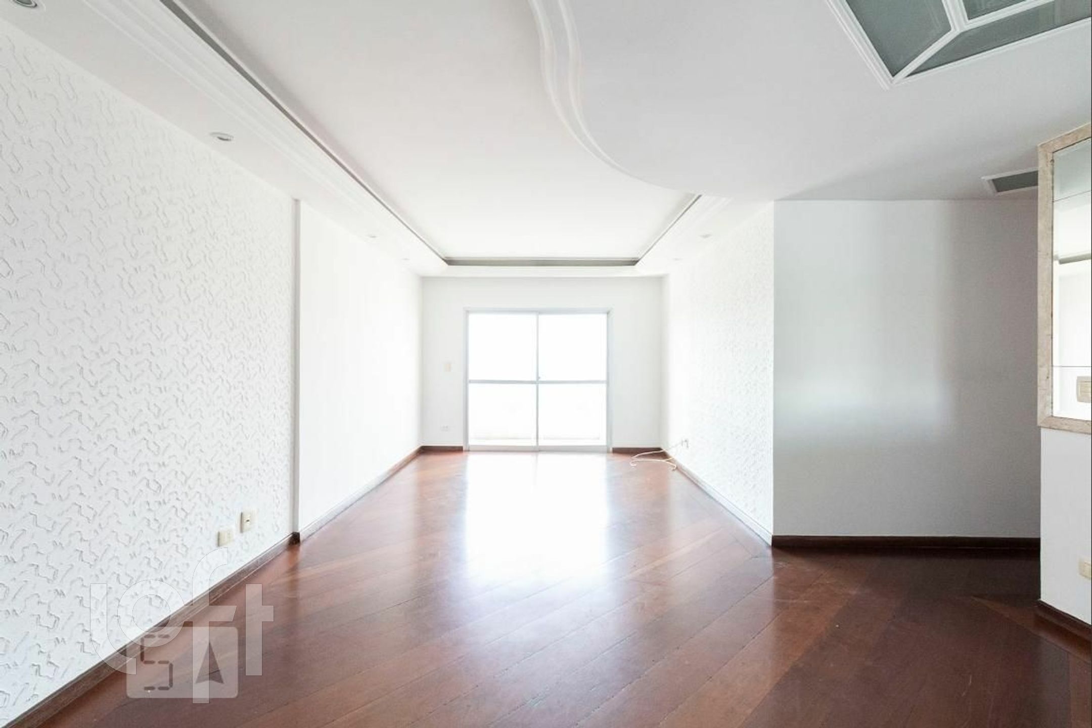 Apartamento à venda com 3 quartos, 110m² - Foto 2