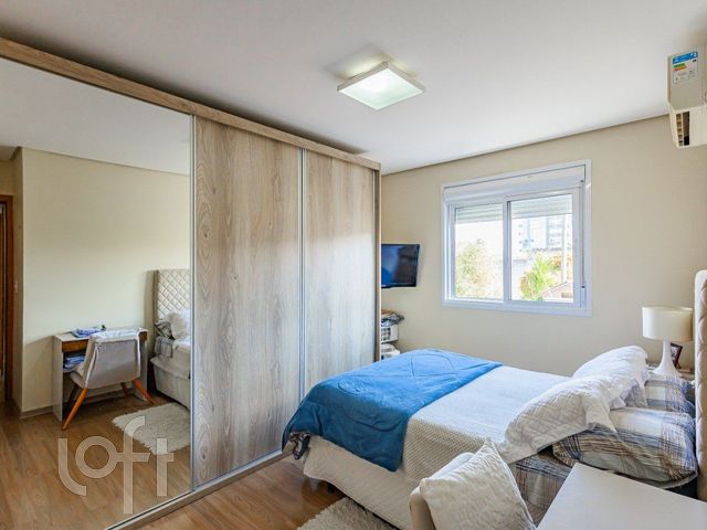 Apartamento com 65m², 2 dormitórios, 1 suíte, 1 vaga, Vila Ipiranga em Porto Alegre