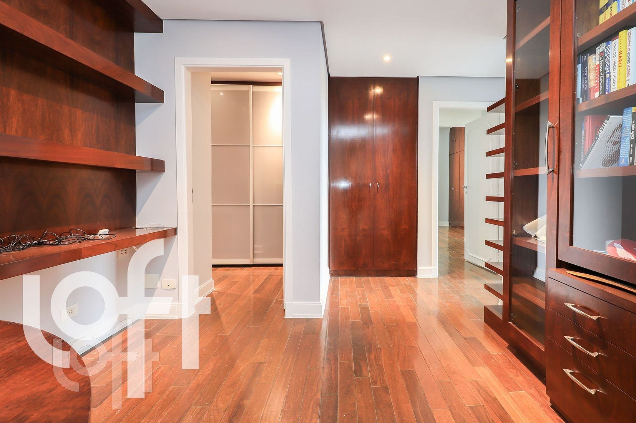 Apartamento à venda com 3 quartos, 228m² - Foto 11