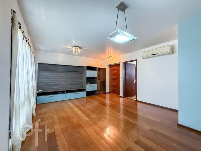 Apartamento com 108m², 3 dormitórios, 1 suíte, 1 vaga, Santana em Porto Alegre