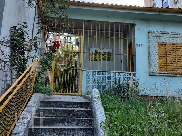 Casa com 130m², 3 dormitórios, Petrópolis em Porto Alegre