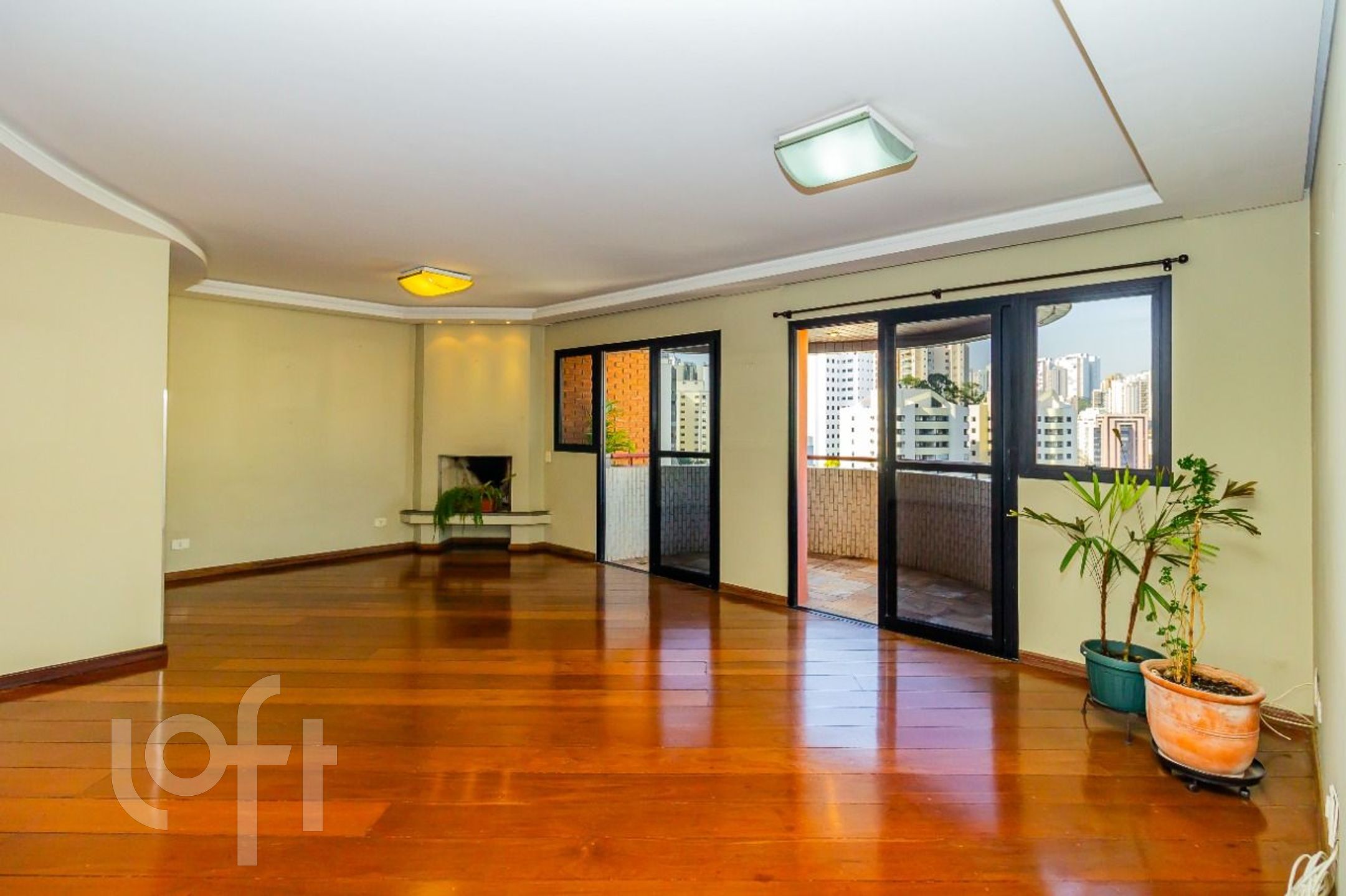 Apartamento à venda com 3 quartos, 136m² - Foto 1