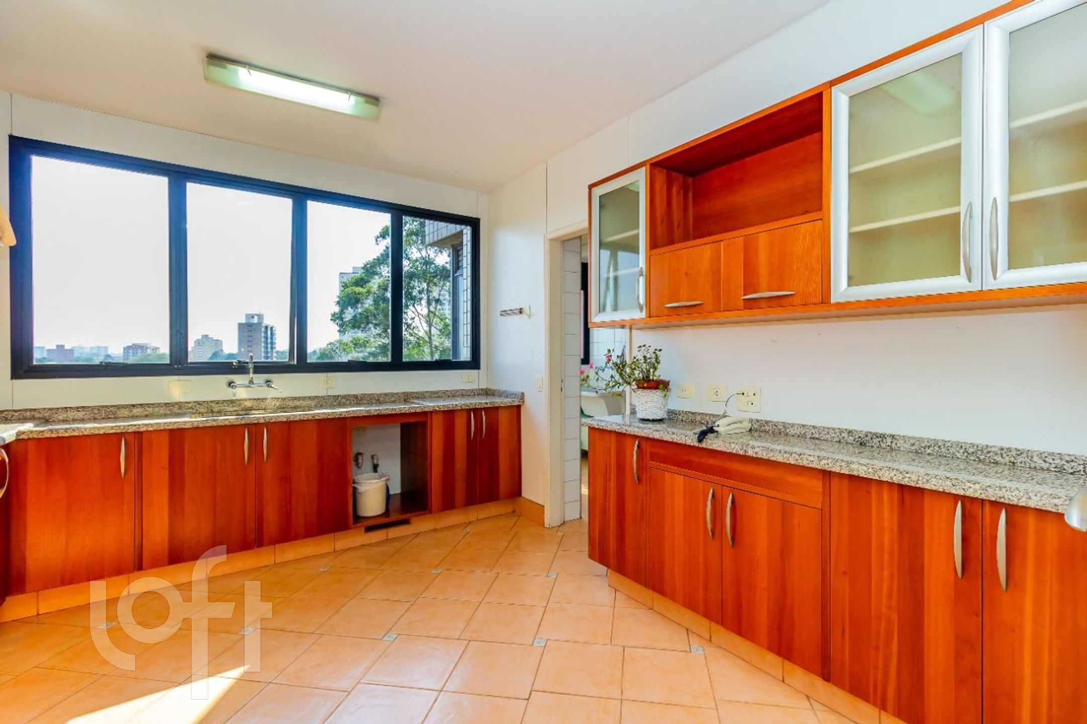 Apartamento à venda com 3 quartos, 136m² - Foto 9