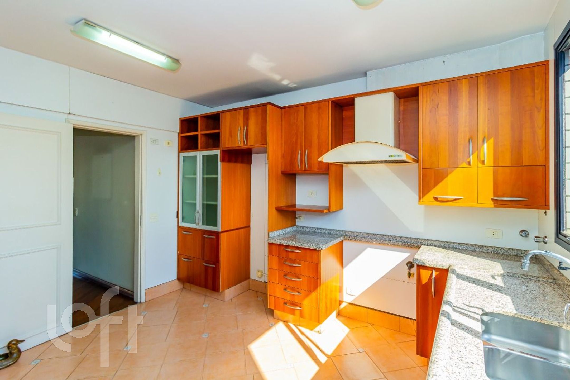 Apartamento à venda com 3 quartos, 136m² - Foto 7