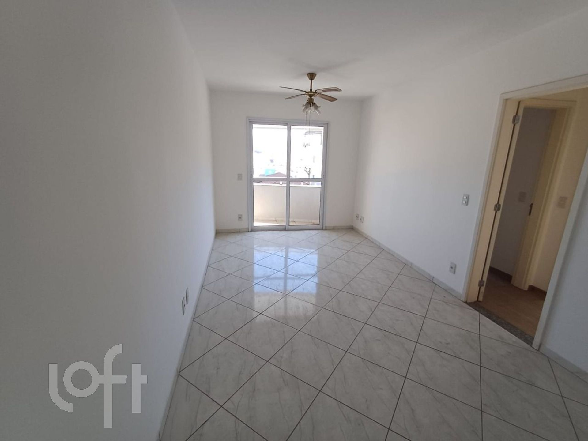 Apartamento à venda com 2 quartos, 69m² - Foto 2