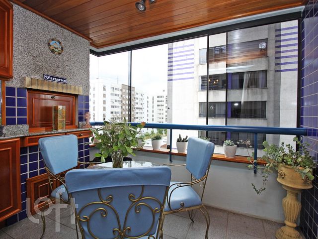 Apartamento com 71m², 2 dormitórios, 1 vaga, Vila Ipiranga em Porto Alegre