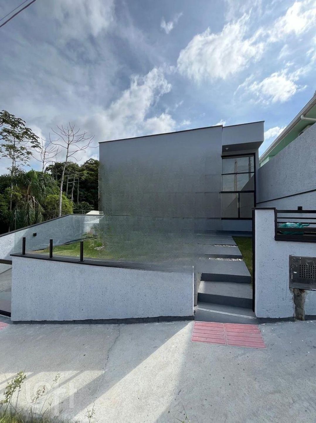 Casa à venda em Forquilhas com 73 m², 3 quartos, 1 suíte, 2 vagas