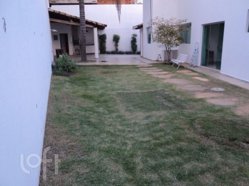 Casa de Condomínio à venda com 3 quartos, 405m² - Foto 4