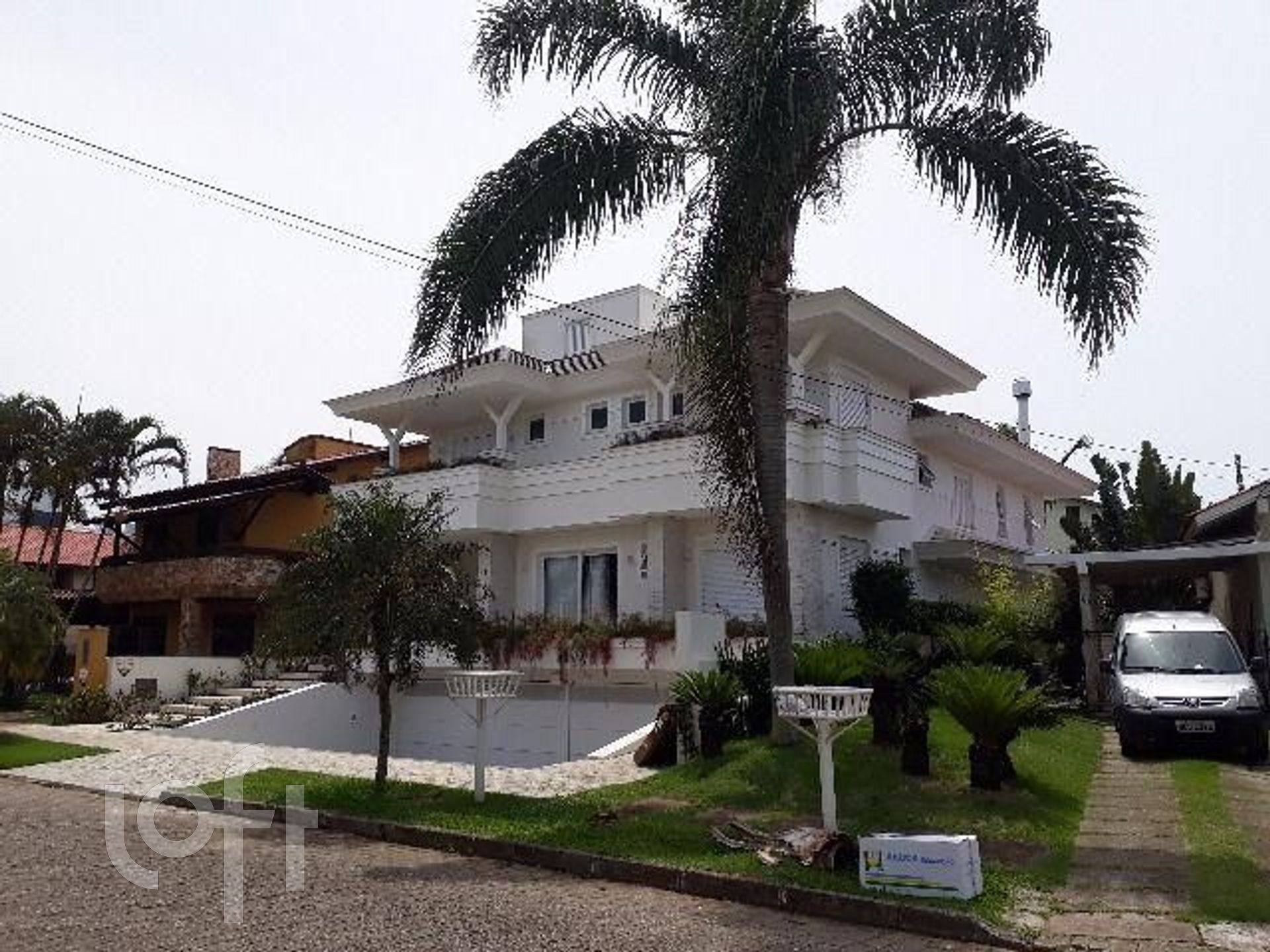 Casa à venda em Jurere Oeste com 400 m², 5 quartos, 5 suítes