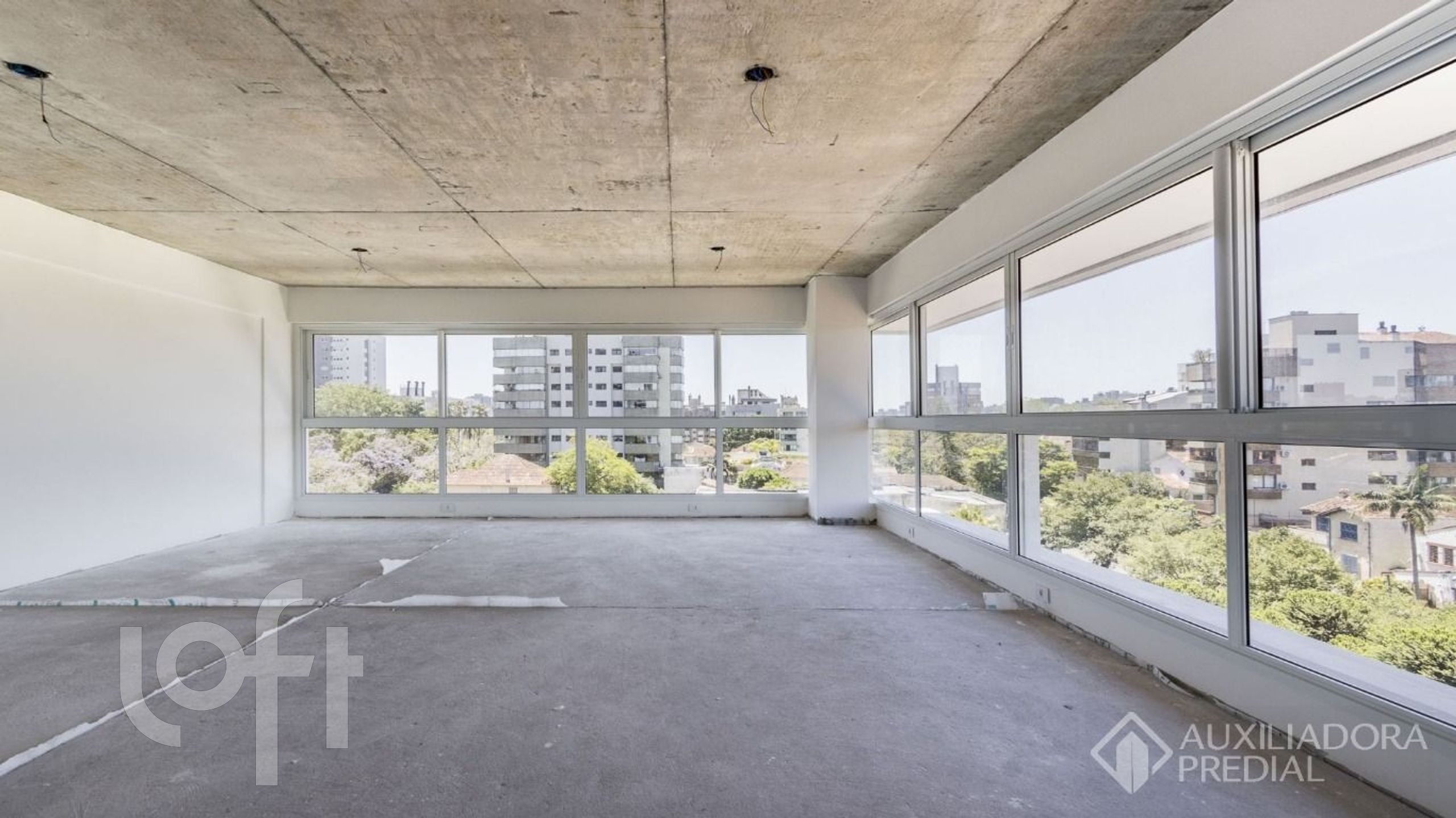 Apartamento com 130m², 3 dormitórios, 1 suíte, 2 vagas, Petrópolis em Porto Alegre