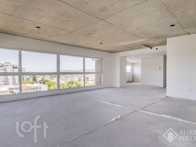 Apartamento com 130m², 3 dormitórios, 1 suíte, 2 vagas, Petrópolis em Porto Alegre