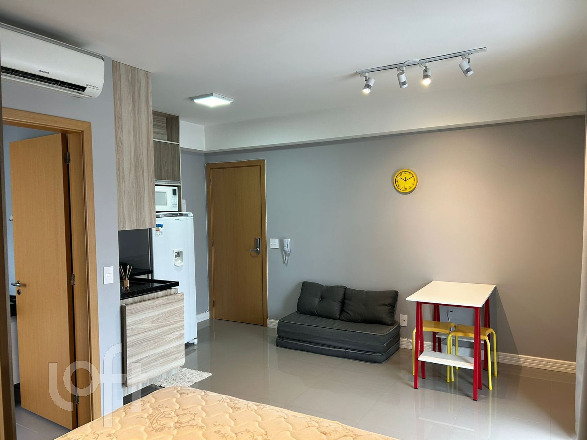 Apartamento à venda com 1 quarto, 37m² - Foto 2