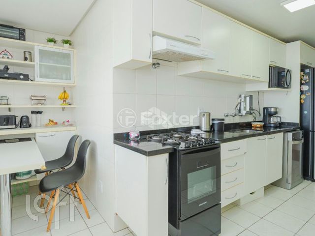 Apartamento com 106m², 3 dormitórios, 1 suíte, 2 vagas, Jardim Botânico em Porto Alegre