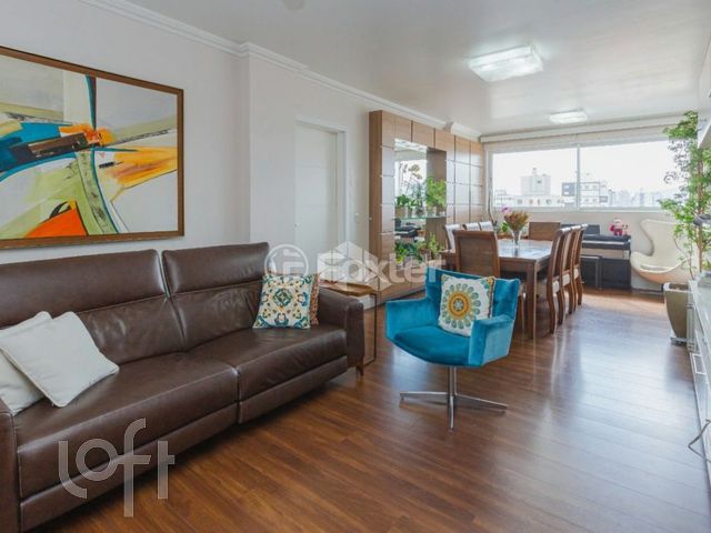 Apartamento com 106m², 3 dormitórios, 1 suíte, 2 vagas, Jardim Botânico em Porto Alegre