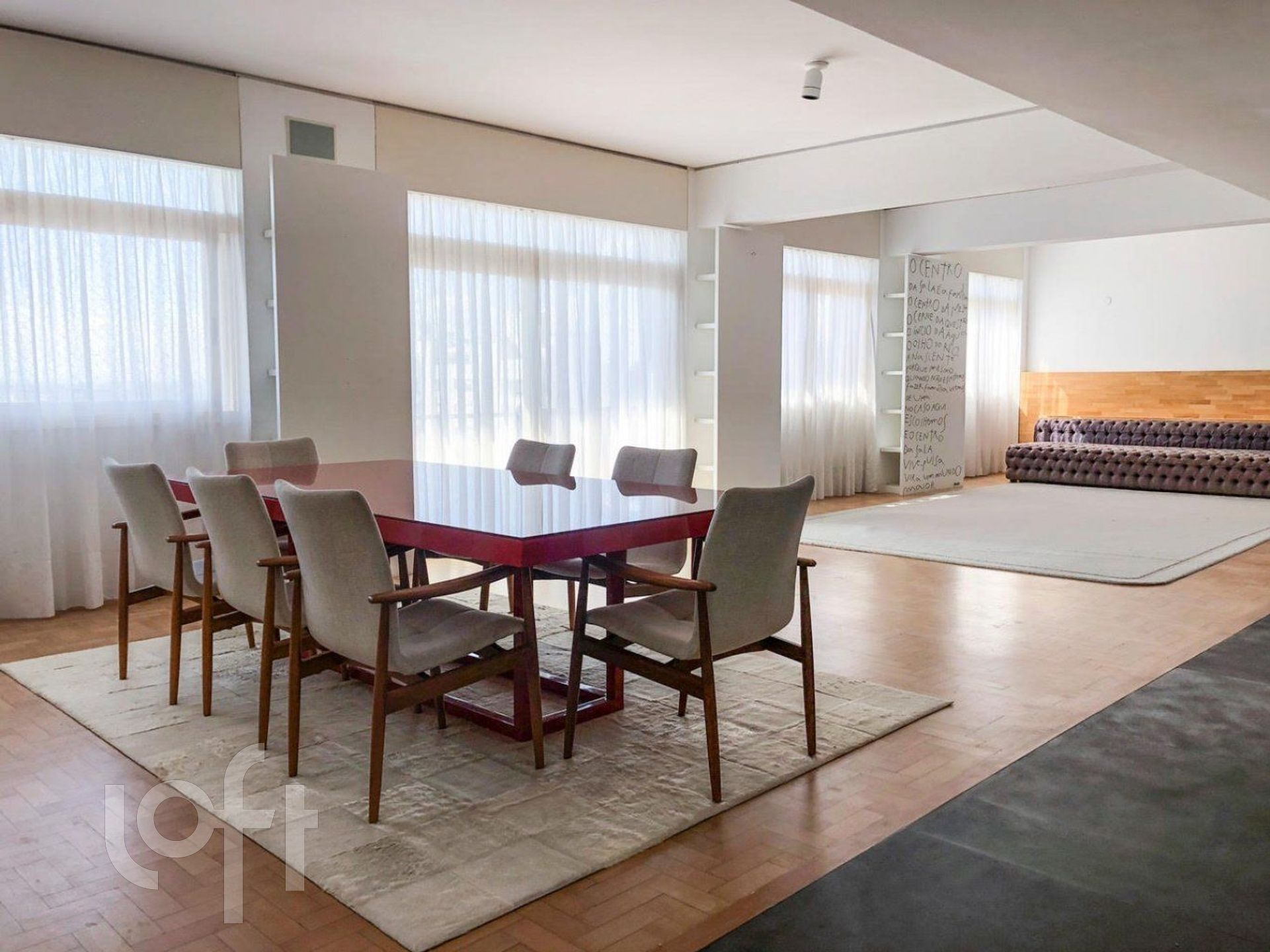 Apartamento com 328m², 3 dormitórios, 2 suítes, 2 vagas, Independência em Porto Alegre