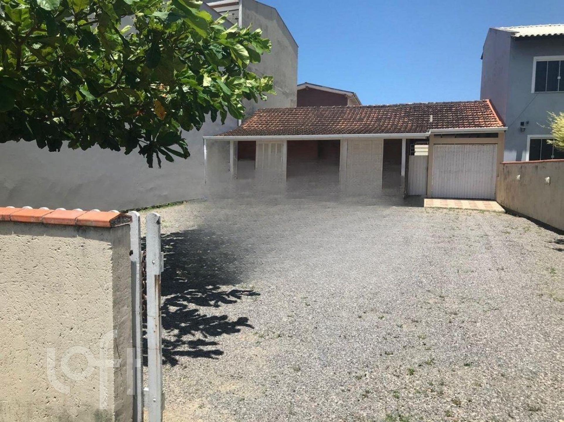 Casa Residencial com 140m², 2 quartos, 2 garagens, no bairro Pinheira em Palhoça
