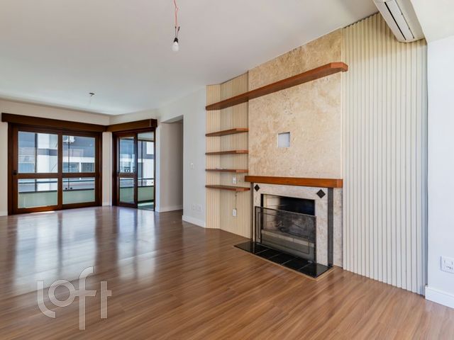 Apartamento com 120m², 3 dormitórios, 1 suíte, 1 vaga, Auxiliadora em Porto Alegre