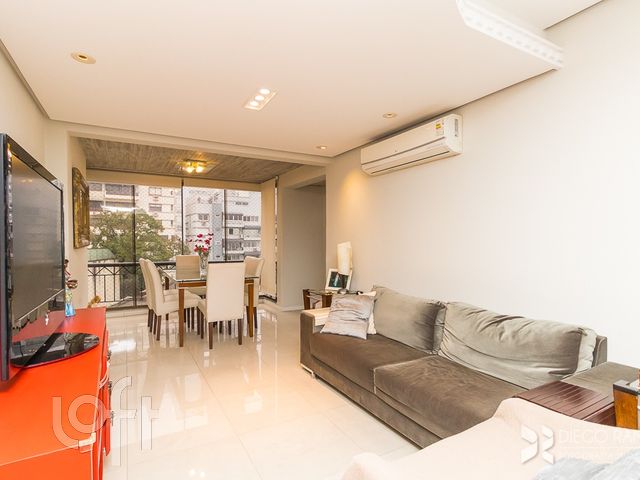 Apartamento com 203m², 3 dormitórios, 1 suíte, 2 vagas, Bela Vista em Porto Alegre