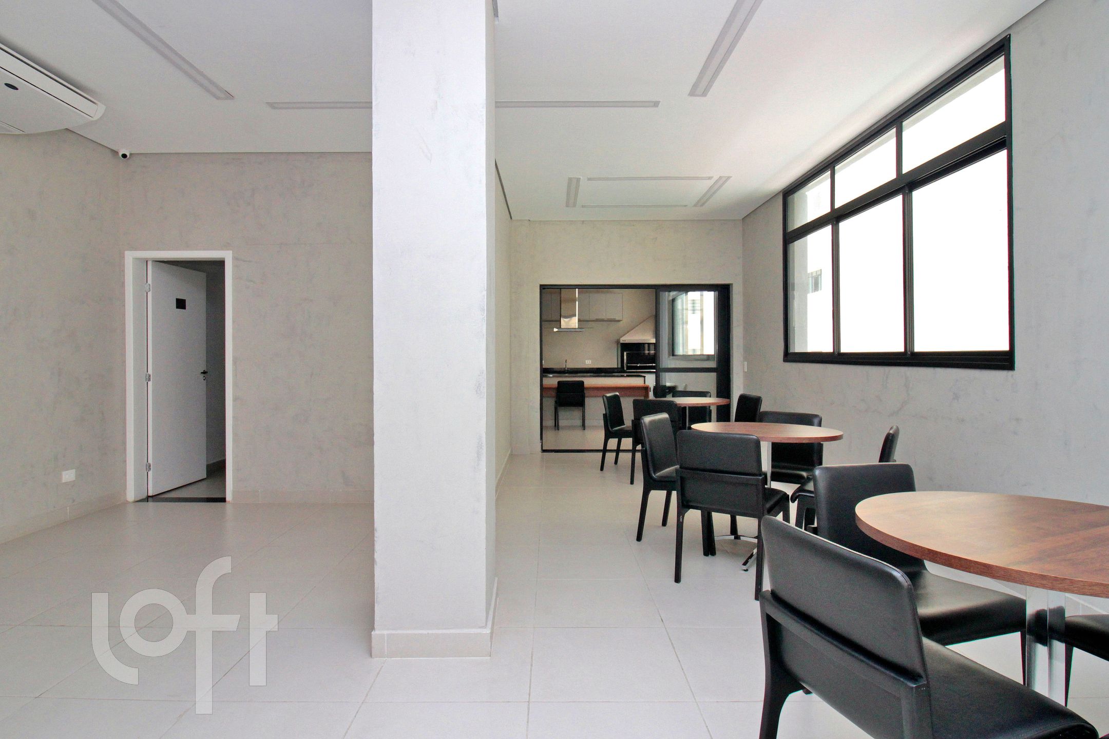 Apartamento à venda com 1 quarto, 45m² - Foto 33