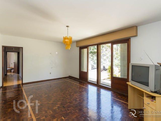 Apartamento com 133m², 3 dormitórios, 2 vagas, Petrópolis em Porto Alegre