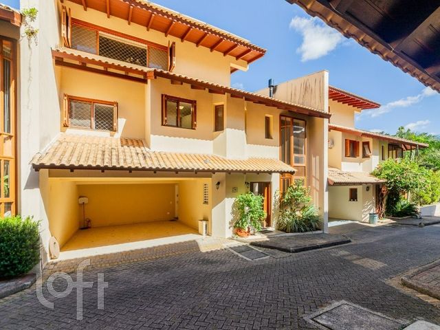 Casa em Condomínio com 390m², 5 dormitórios, 3 suítes, Boa Vista em Porto Alegre
