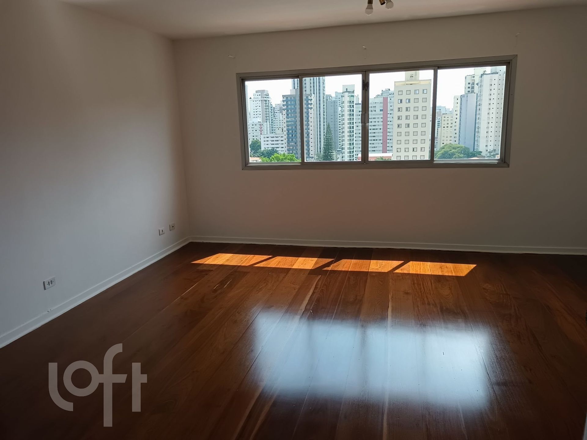 Apartamento à venda com 3 quartos, 120m² - Foto 1