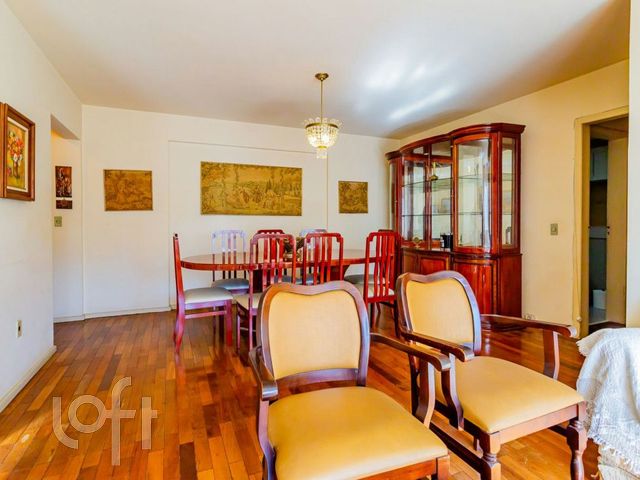 Apartamento com 115m², 3 dormitórios, 1 suíte, 1 vaga, Bela Vista em Porto Alegre