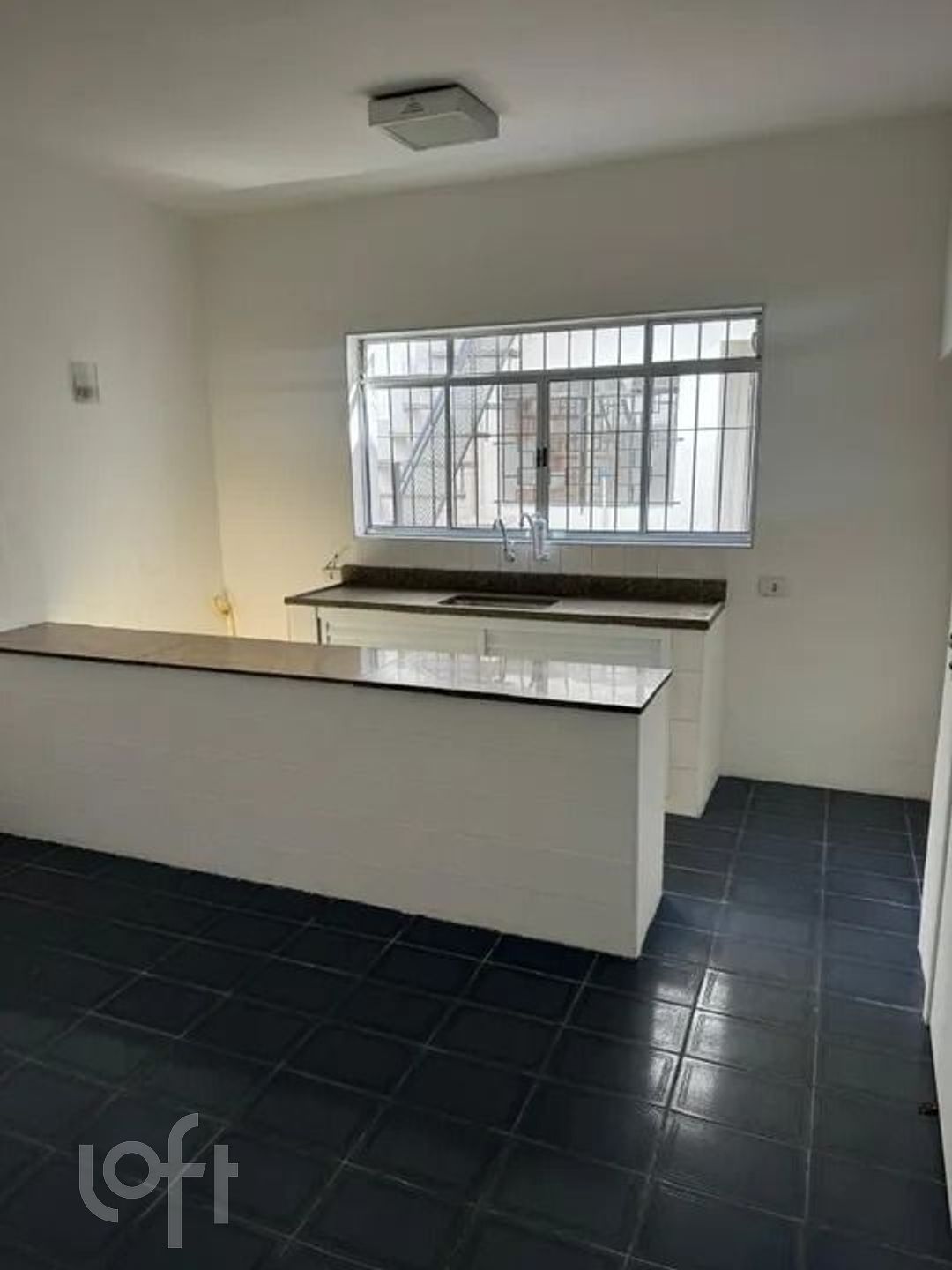 Casa à venda com 4 quartos, 182m² - Foto 2