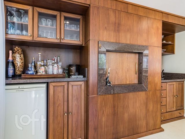 Apartamento com 229m², 4 dormitórios, 3 suítes, 4 vagas, Bela Vista em Porto Alegre