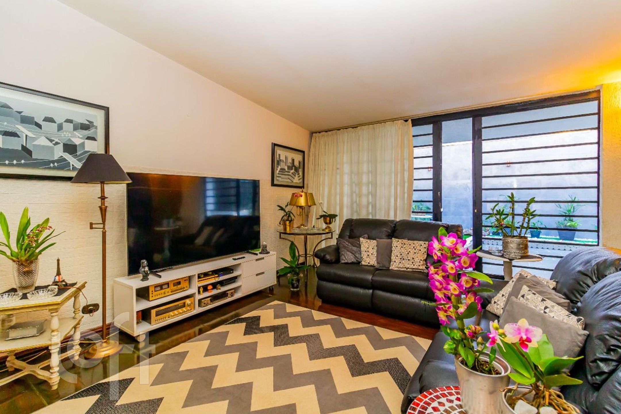 Casa à venda com 4 quartos, 280m² - Foto 1