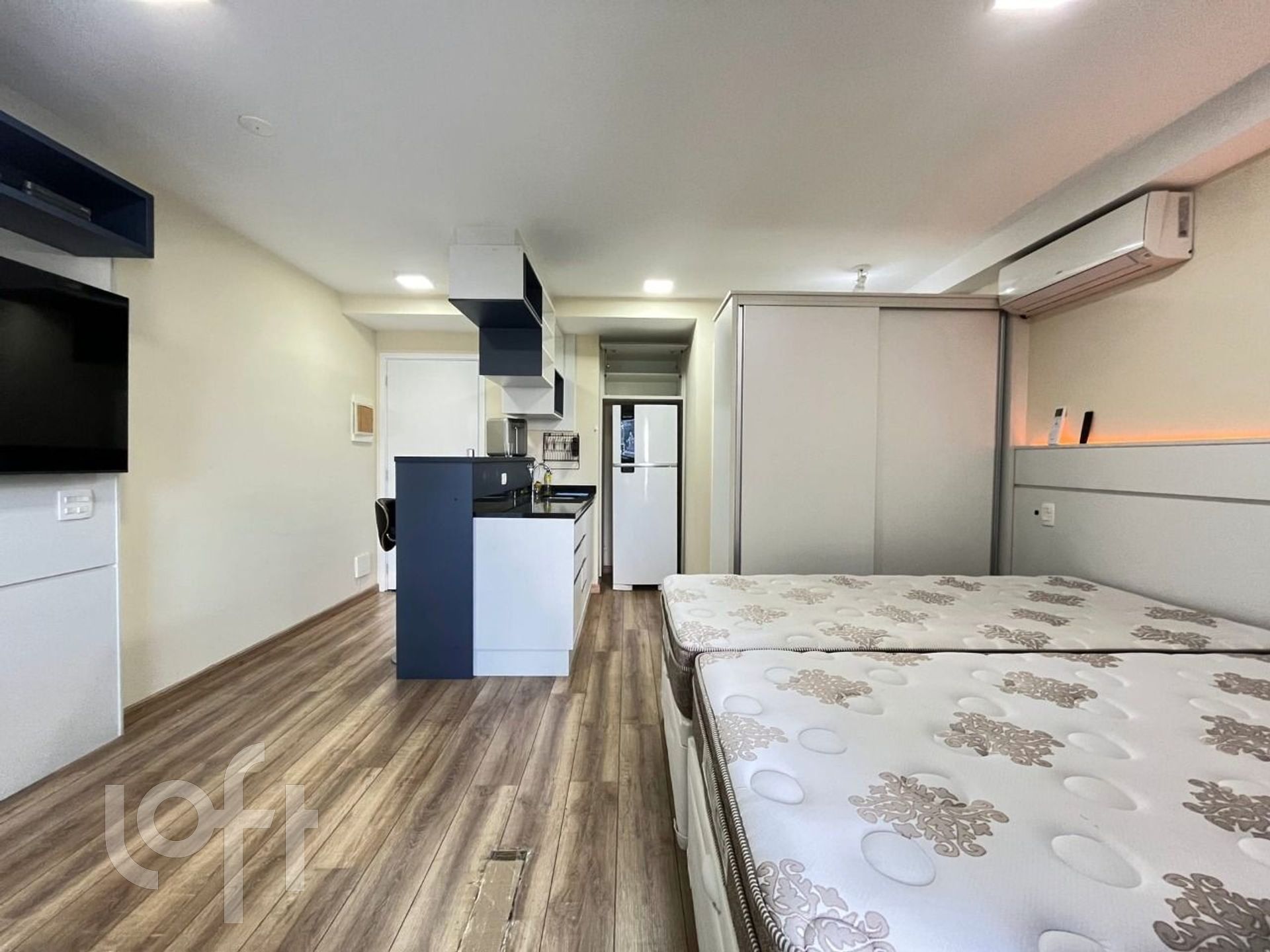 Apartamento à venda com 1 quarto, 30m² - Foto 1