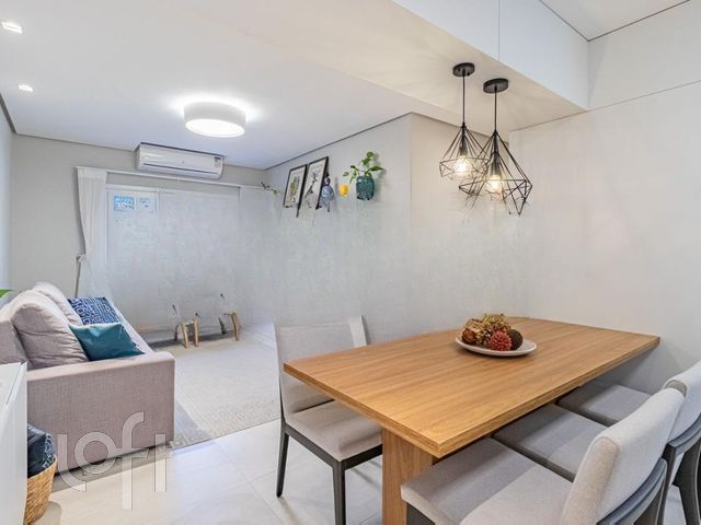 Apartamento com 70m², 2 dormitórios, 1 suíte, 1 vaga, Menino Deus em Porto Alegre