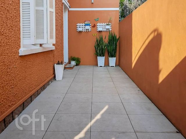 Casa com 360m², 5 dormitórios, 2 suítes, 3 vagas, Rio Branco em Porto Alegre