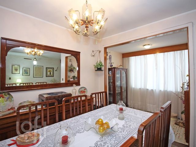 Apartamento com 106m², 3 dormitórios, 1 suíte, 1 vaga, Floresta em Porto Alegre