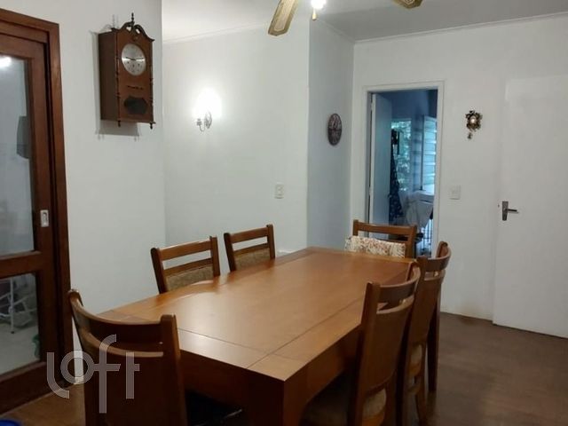 Casa com 330m², 3 dormitórios, 1 suíte, 4 vagas, Vila Ipiranga em Porto Alegre