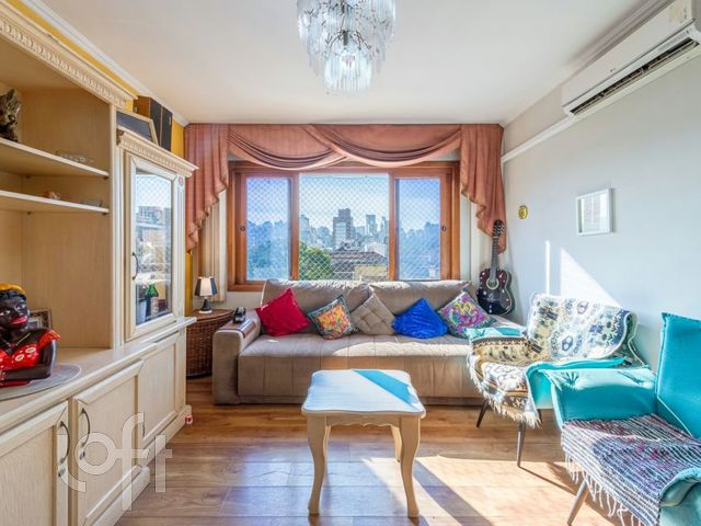 Apartamento com 96m², 3 dormitórios, 1 suíte, 1 vaga, Rio Branco em Porto Alegre