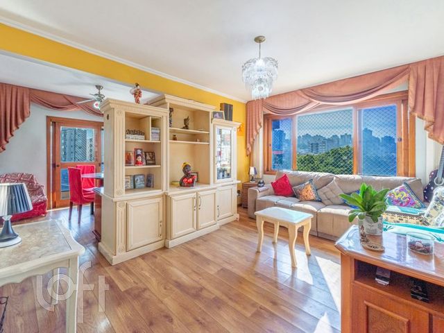 Apartamento com 96m², 3 dormitórios, 1 suíte, 1 vaga, Rio Branco em Porto Alegre