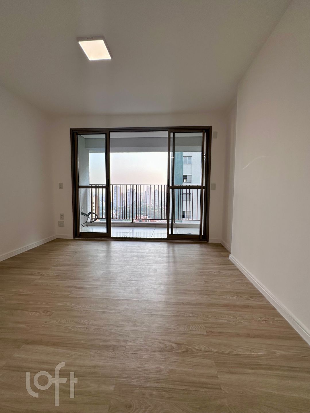 Apartamento à venda com 1 quarto, 26m² - Foto 2