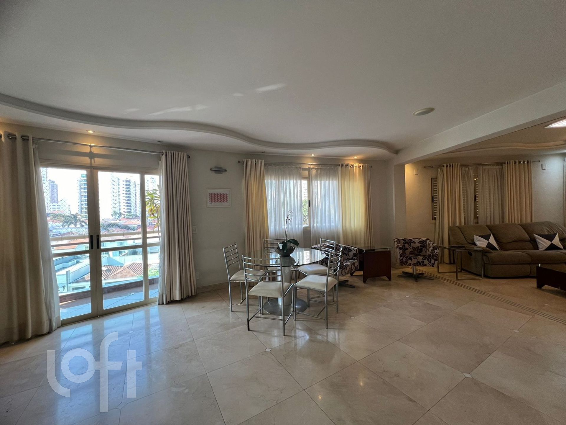 Apartamento à venda com 3 quartos, 253m² - Foto 2