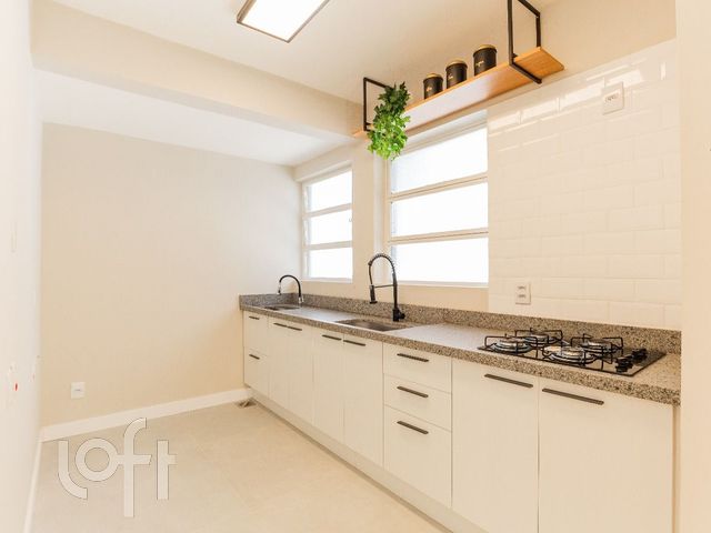 Apartamento com 55m², 2 dormitórios, Rio Branco em Porto Alegre