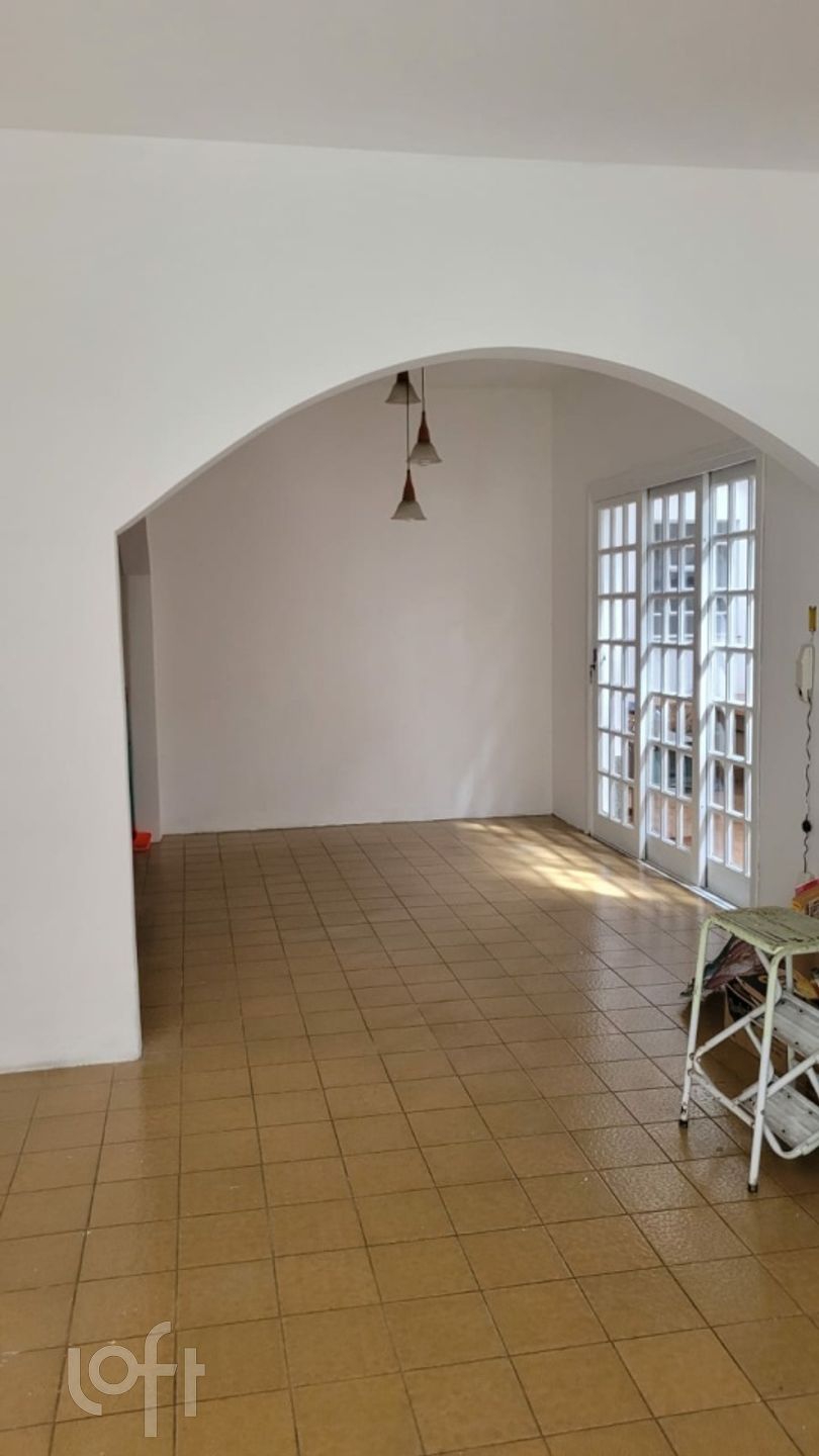 Casa à venda com 4 quartos, 250m² - Foto 4