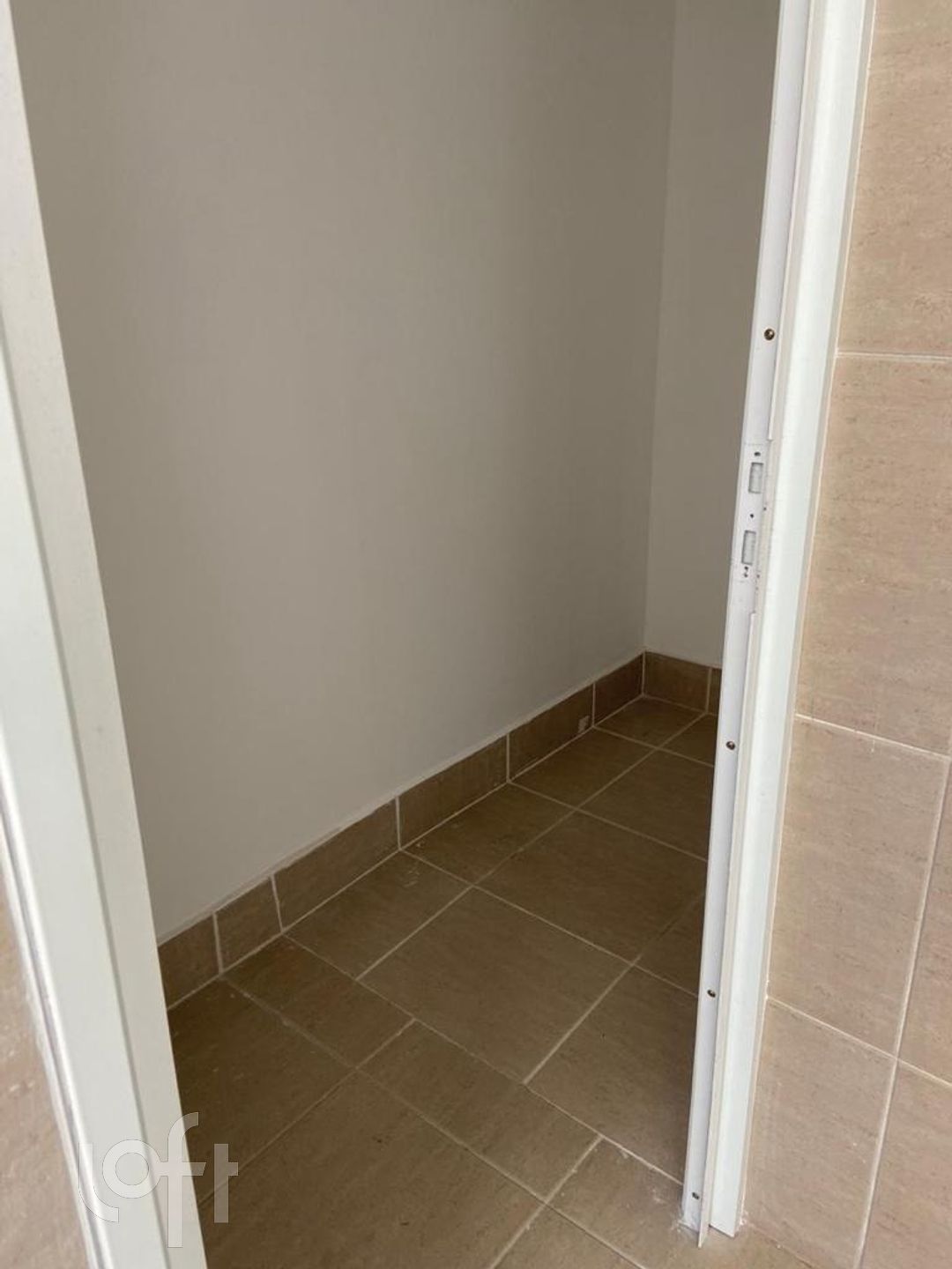 Apartamento à venda com 3 quartos, 188m² - Foto 11