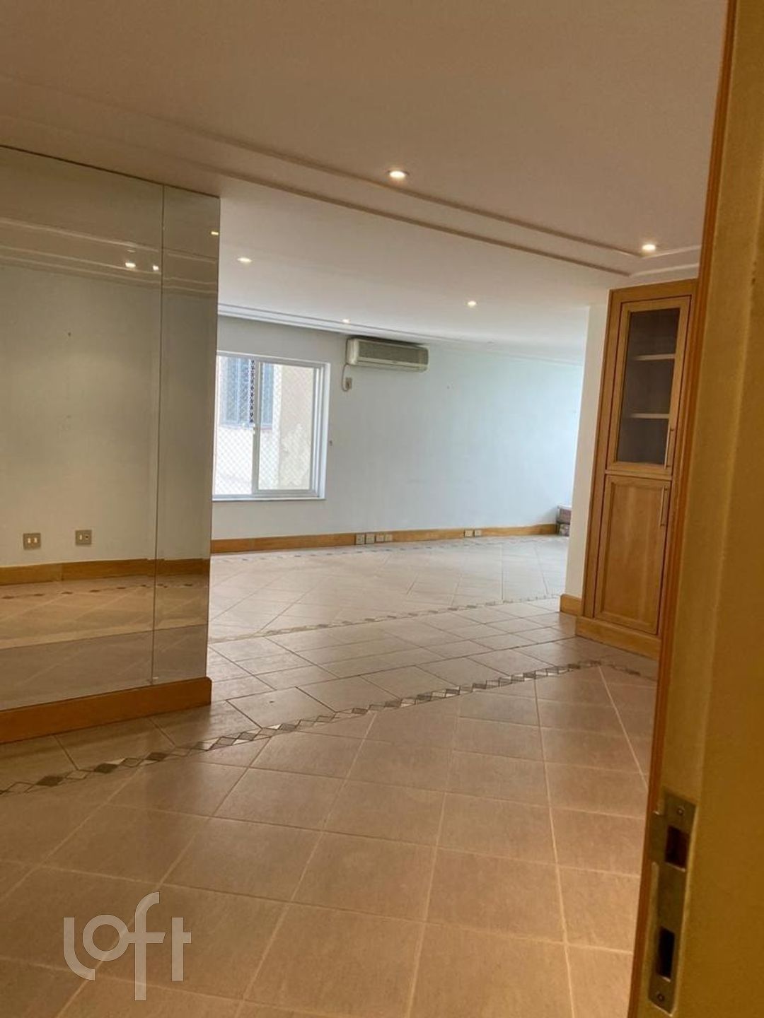 Apartamento à venda com 3 quartos, 188m² - Foto 4