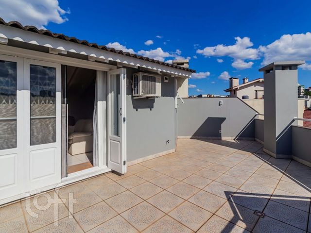 Casa com 238m², 3 dormitórios, 2 suítes, 2 vagas, Chácara das Pedras em Porto Alegre