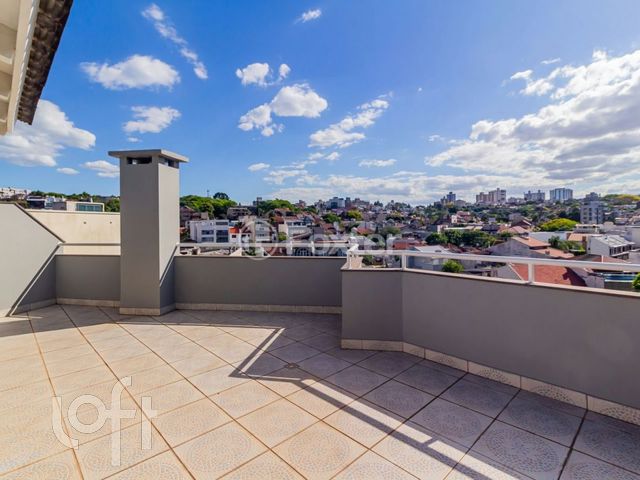 Casa com 238m², 3 dormitórios, 2 suítes, 3 vagas, Chácara das Pedras em Porto Alegre